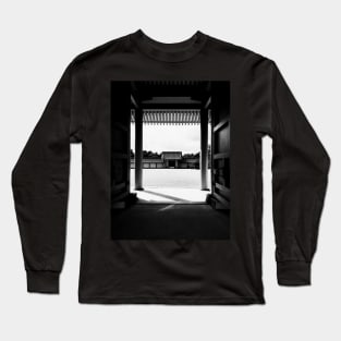 Black and White Shot of Japanese Zen Garden Seen Through Large Gate Long Sleeve T-Shirt